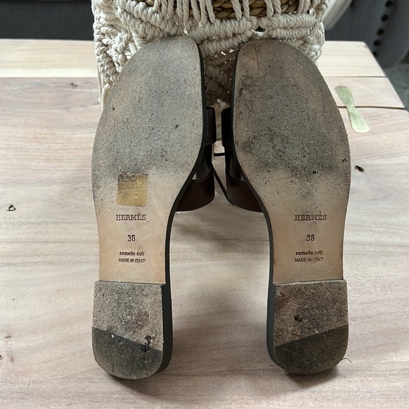 Hermes Oran Sandal, Etoupe in Swift Leather, Size 36. - Picture 9 of 10